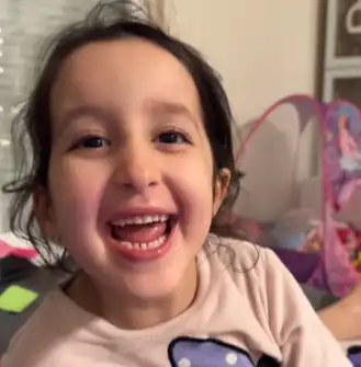 Menina viraliza por falar com sotaque português e brasileiro