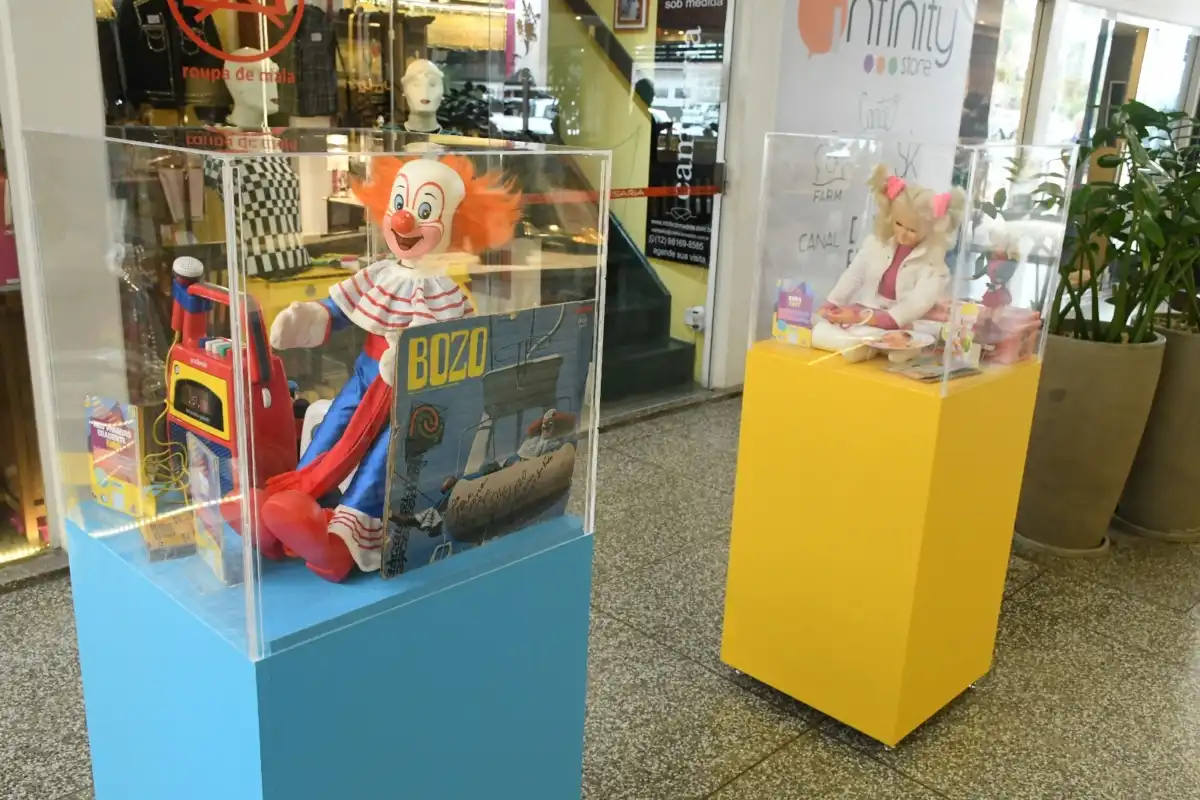 Shopping Esplanada Celebra a Nostalgia com a Exposição "Baú Encantado”