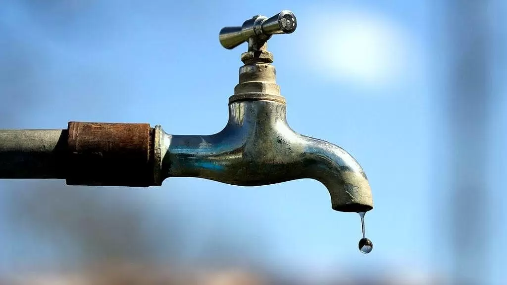 Sabesp realiza manutenção de emergência na área de captação de água, em Cachoeira Paulista
