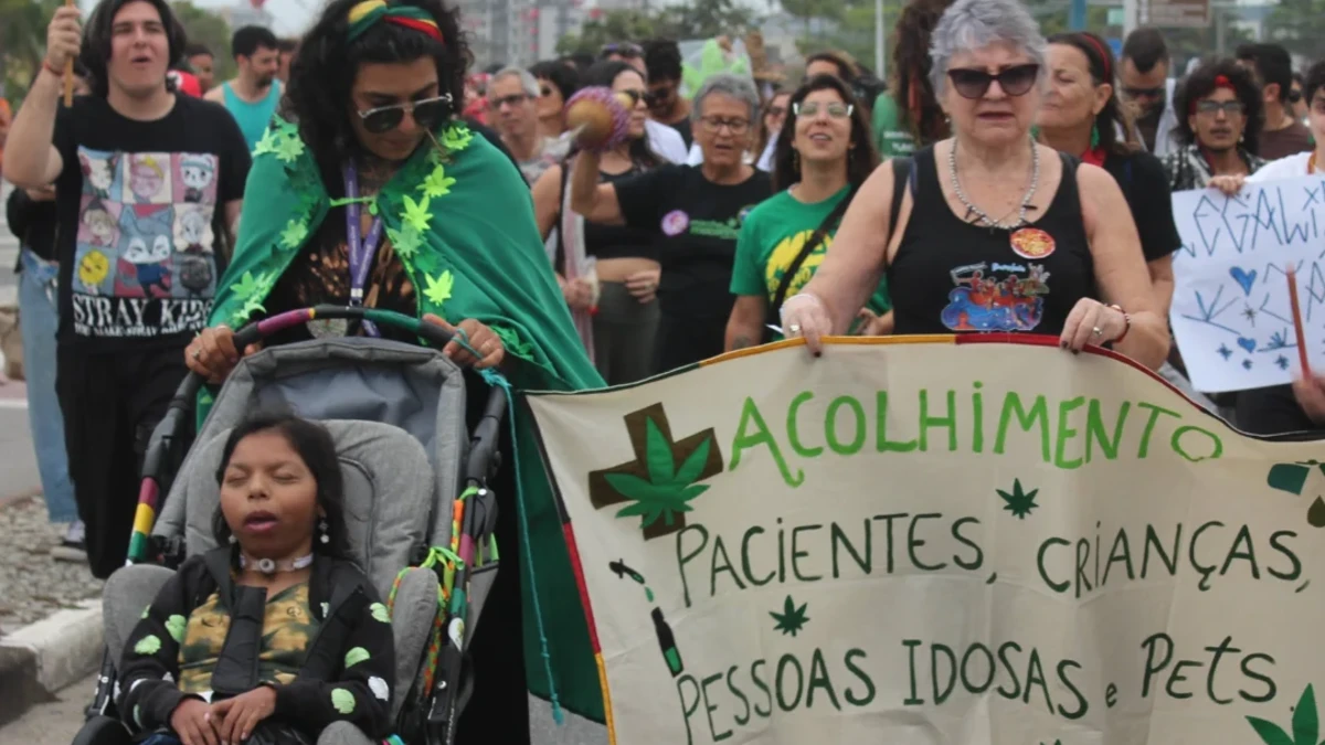 Com tema sobre mulheres e cannabis, Marcha da Maconha acontece em Caraguatatuba