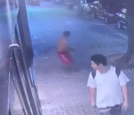 Suspeito de tráfico foge de delegacia algemado em São José