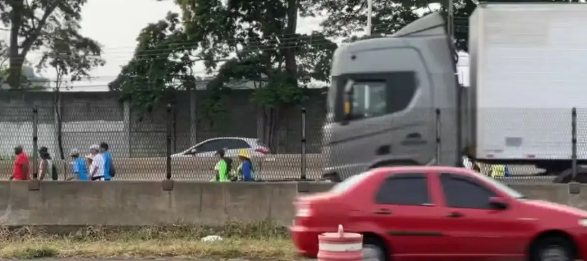Ciclista que estava a caminho de Aparecida morre após ser atropelado por ônibus na Dutra