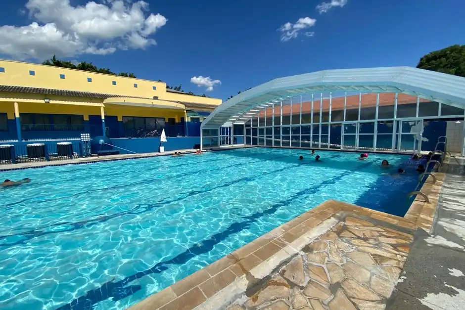 Piscinas públicas abrirão todos os dias até janeiro em São José