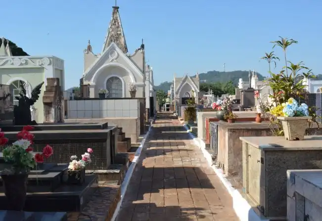 Entenda as diferenças e semelhanças entre Finados e Dia dos Mortos 