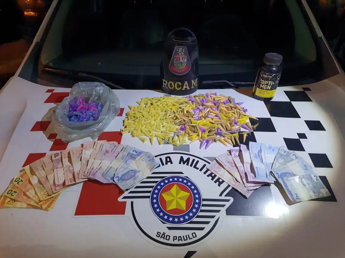 Homem é preso com 366 pinos de cocaína em Guaratinguetá