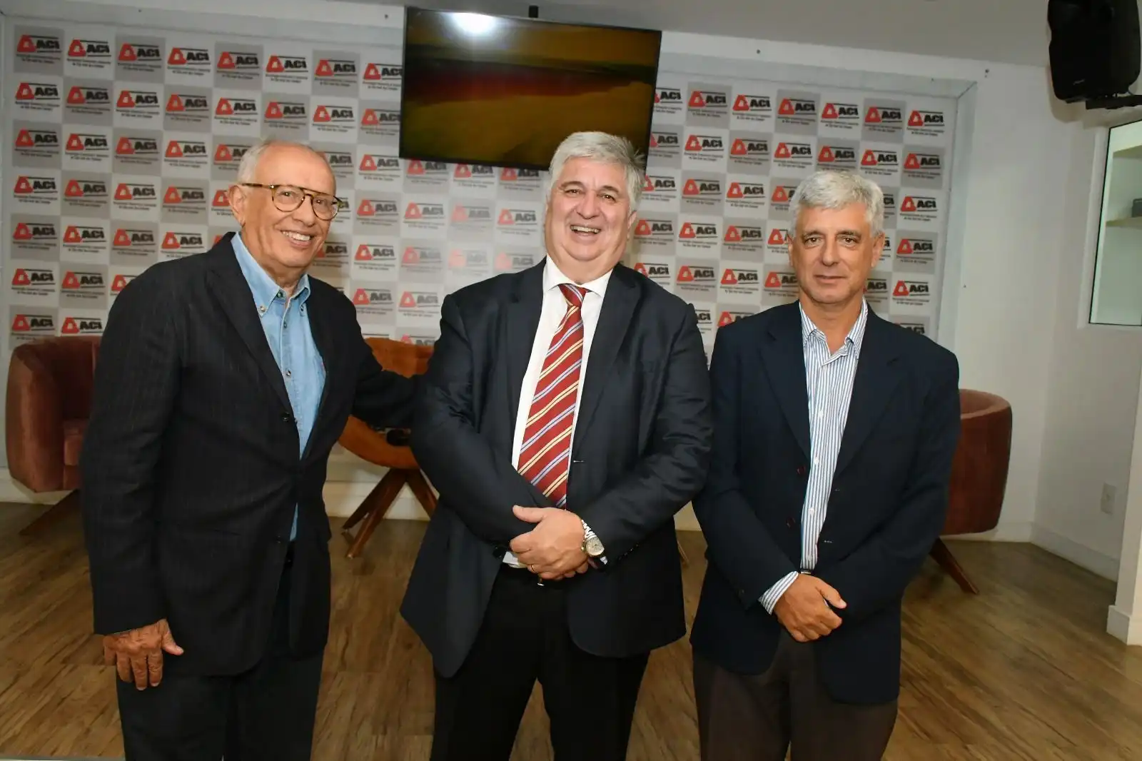 Nova diretoria toma posse na ACI