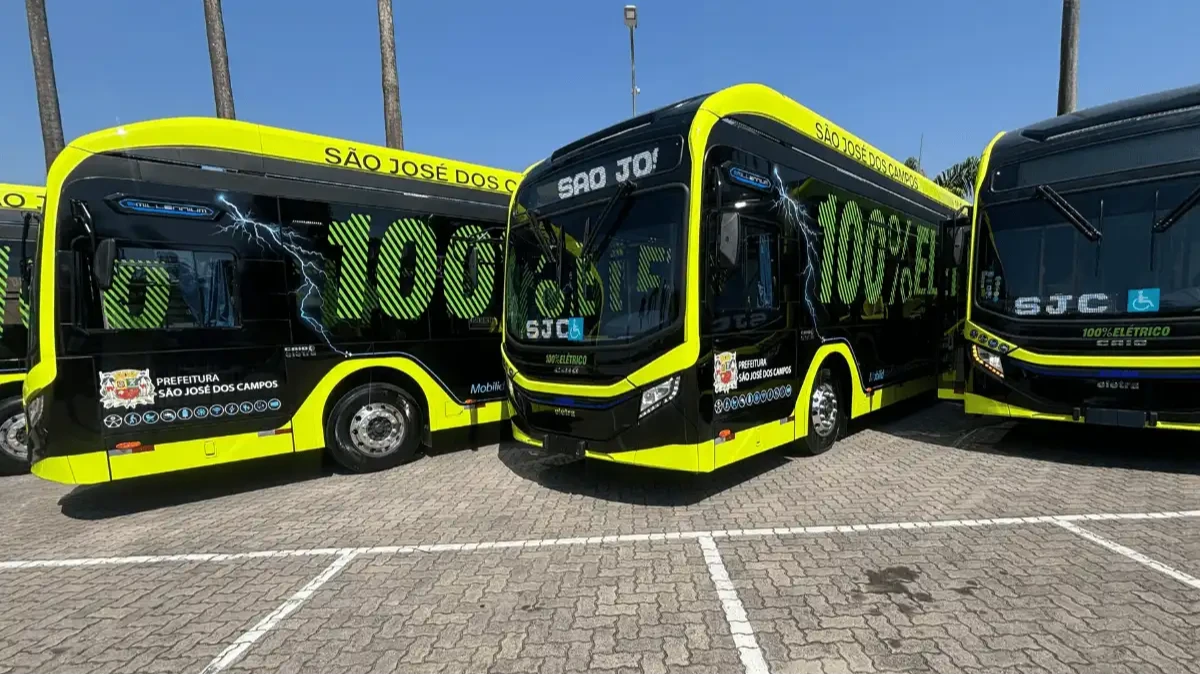 Entrega dos ônibus elétricos em São José é adiada para fevereiro de 2027