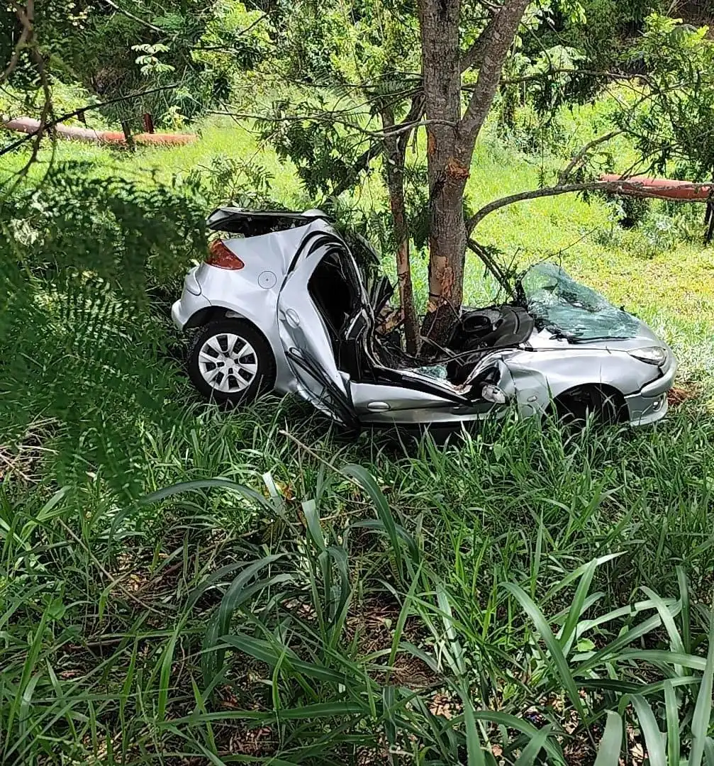 Grave acidente deixa uma pessoa morta na Avenida Salinas na Zona Sul de São José dos Campos
