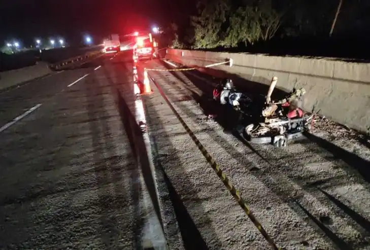 Motociclista morre e dois ficam feridos em acidente na rodovia Dom Pedro I em Jacareí 