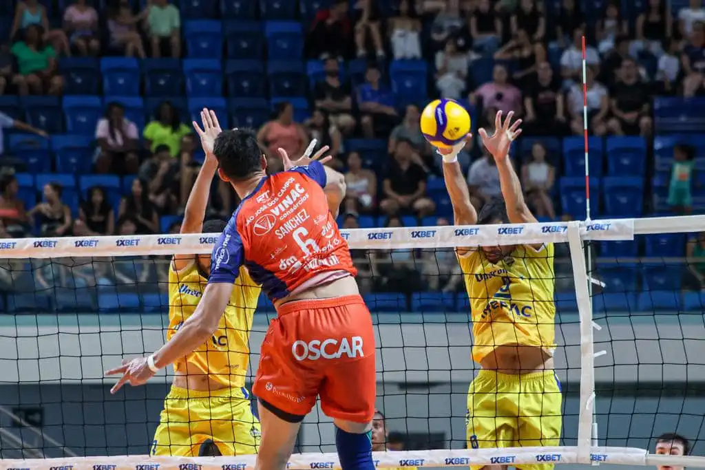 São José vence Araguari por 3 sets a 0 pela Superliga Masculina de Vôlei