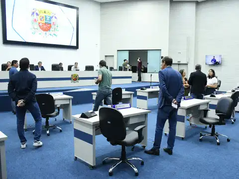 Câmara de São José encerra sessão sem votar nenhum projeto