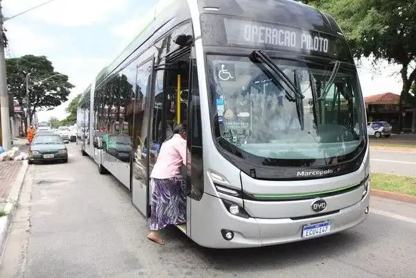 Urbam publica edital de R$ 3 bi para aluguel de ônibus elétricos em São José