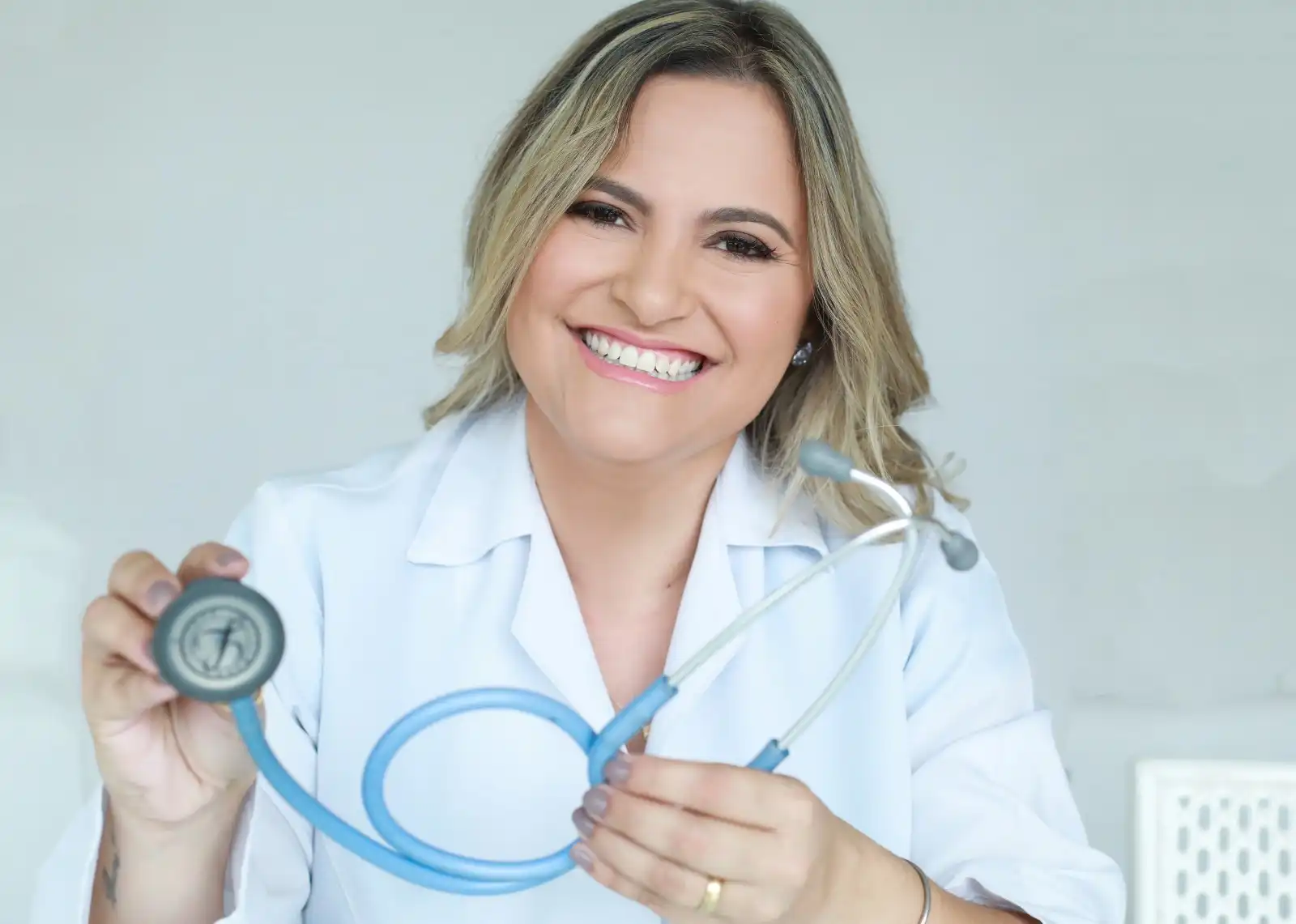 Tatiana Bueno: da pequena guerreira prematura à médica do trabalho