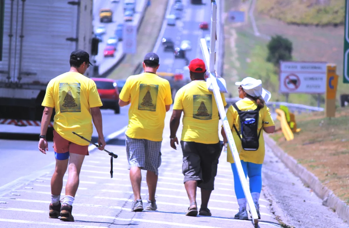 CCR construirá passarela para romeiros na Dutra ligando Arujá a Aparecida