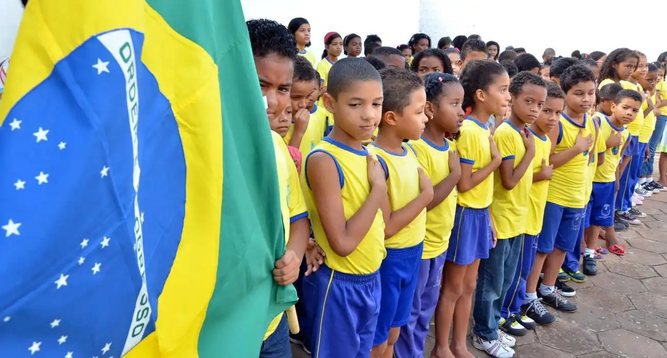 Execução do Hino Nacional nas escolas se torna obrigatório em São José