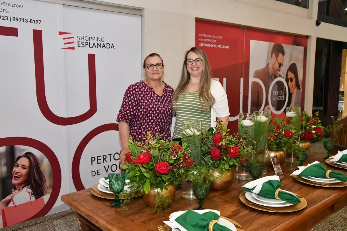 Em clima de natal o Shopping Esplanada recebeu uma uma exposição de mesas Natalinas