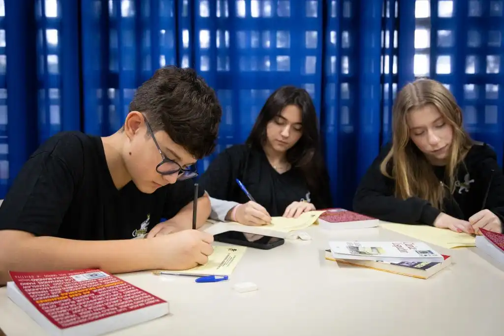Veja quais as 7 escolas estaduais da RMVale que vão adotar o modelo cívico-militar no 2º semestre