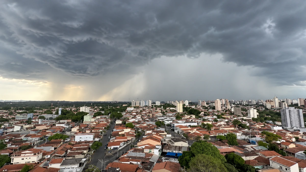 Alerta prevê chuva forte, granizo e ventos de até 60 km/h no Vale e Litoral Norte