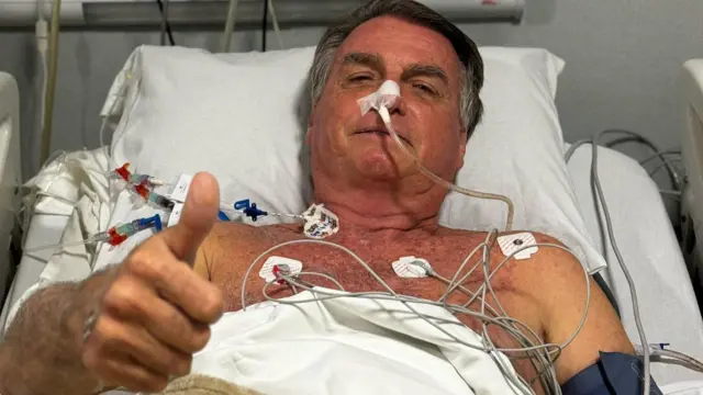 Jair Bolsonaro compartilha fisioterapia durante internação na UTI