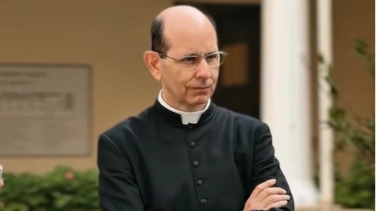 Padre Paulo Ricardo, fenômeno na internet, visita Pequenas Missionárias em SJC