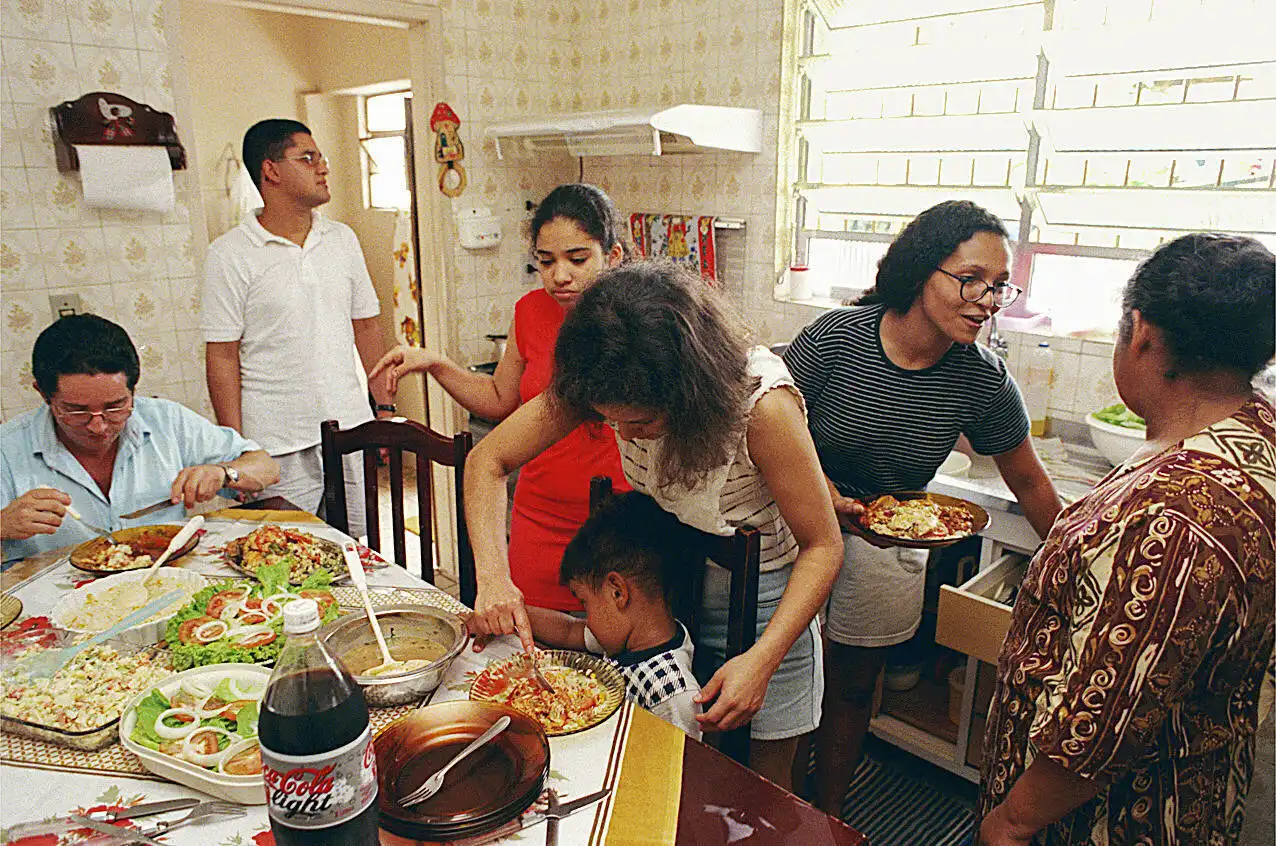 Povo de São José responde: Quem cozinha em casa no Dia das Mães?