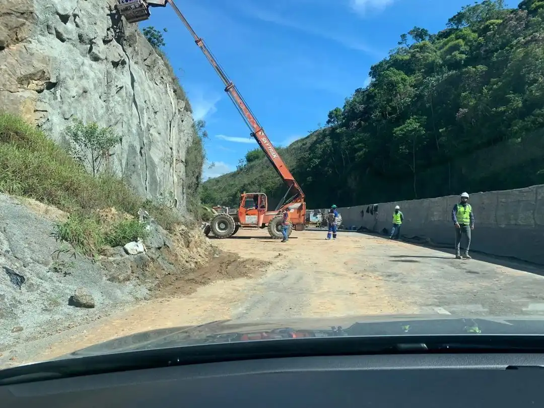 <strong>Governo estadual inicia obras no KM 52 da Rodovia dos Tamoios</strong>