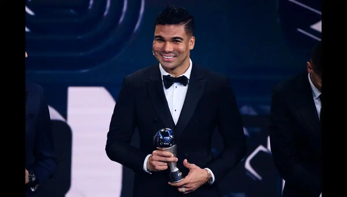 Melhor volante do mundo: joseense Casemiro entra na seleção do time ideal da FIFA pela primeira vez 