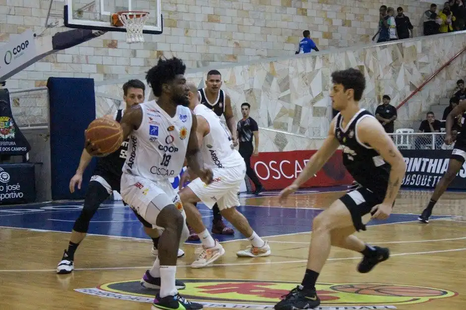 São José Basketball vence e força o terceiro jogo nesta quarta (11)