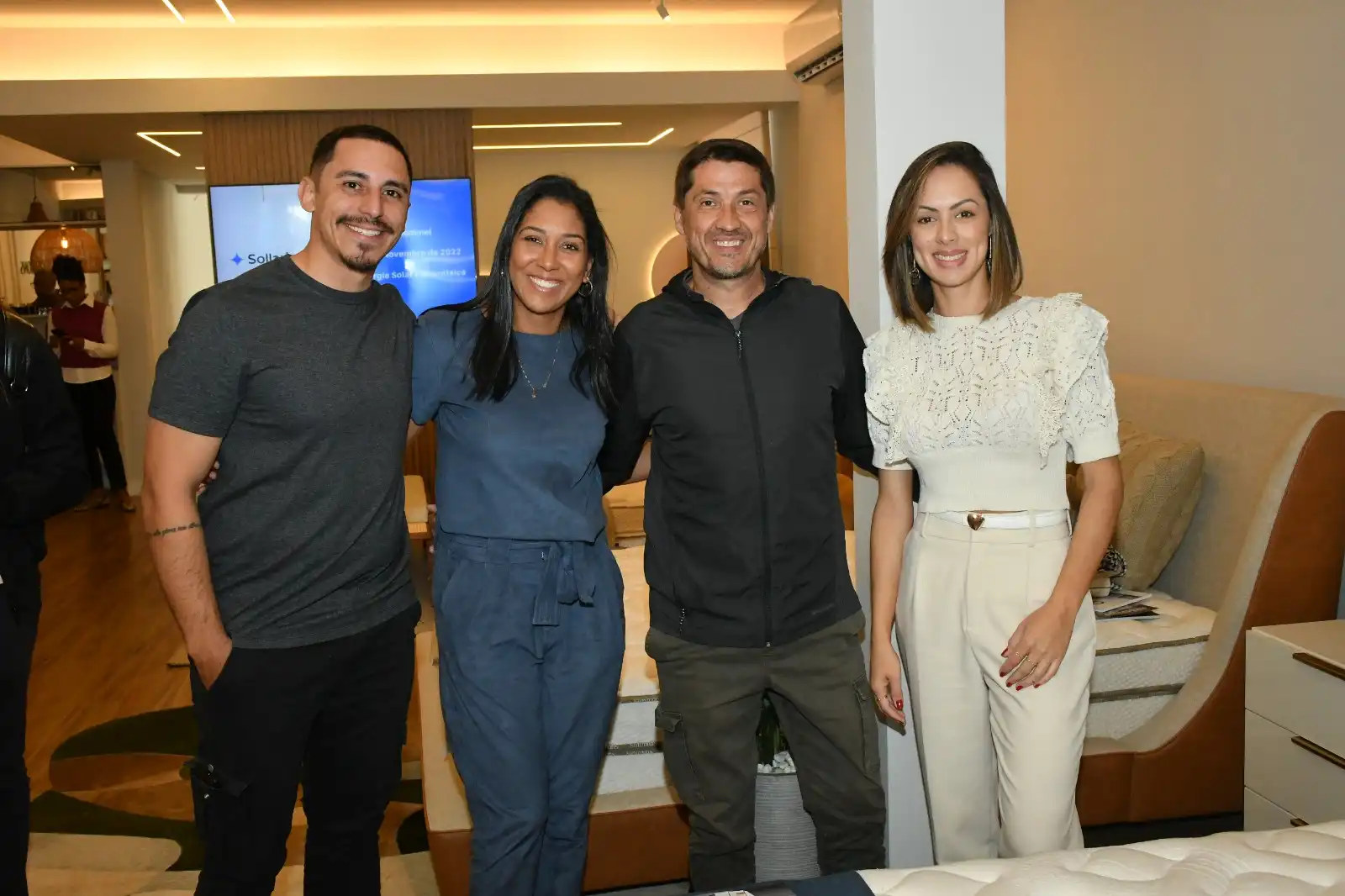 SIMMONS Colchões e SOLLARIES Energia Solar promovem café da manhã