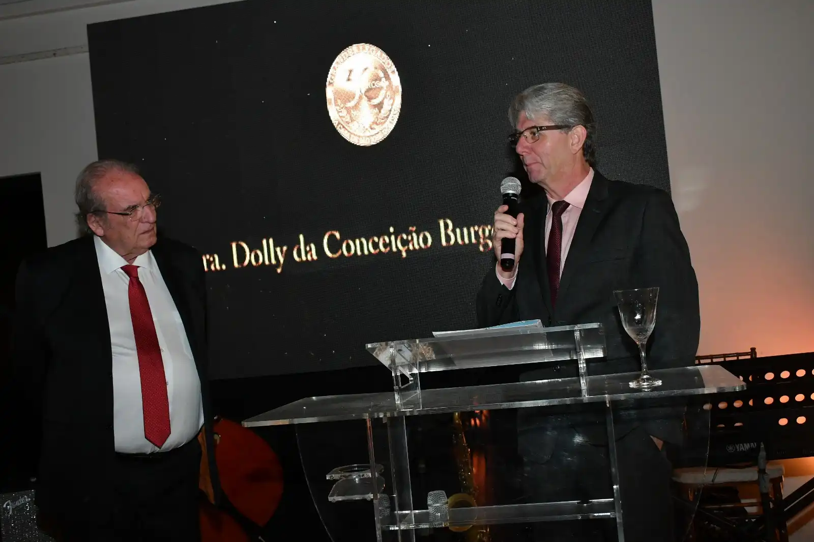 Santa Casa de São José dos Campos homenageia equipe de médicos