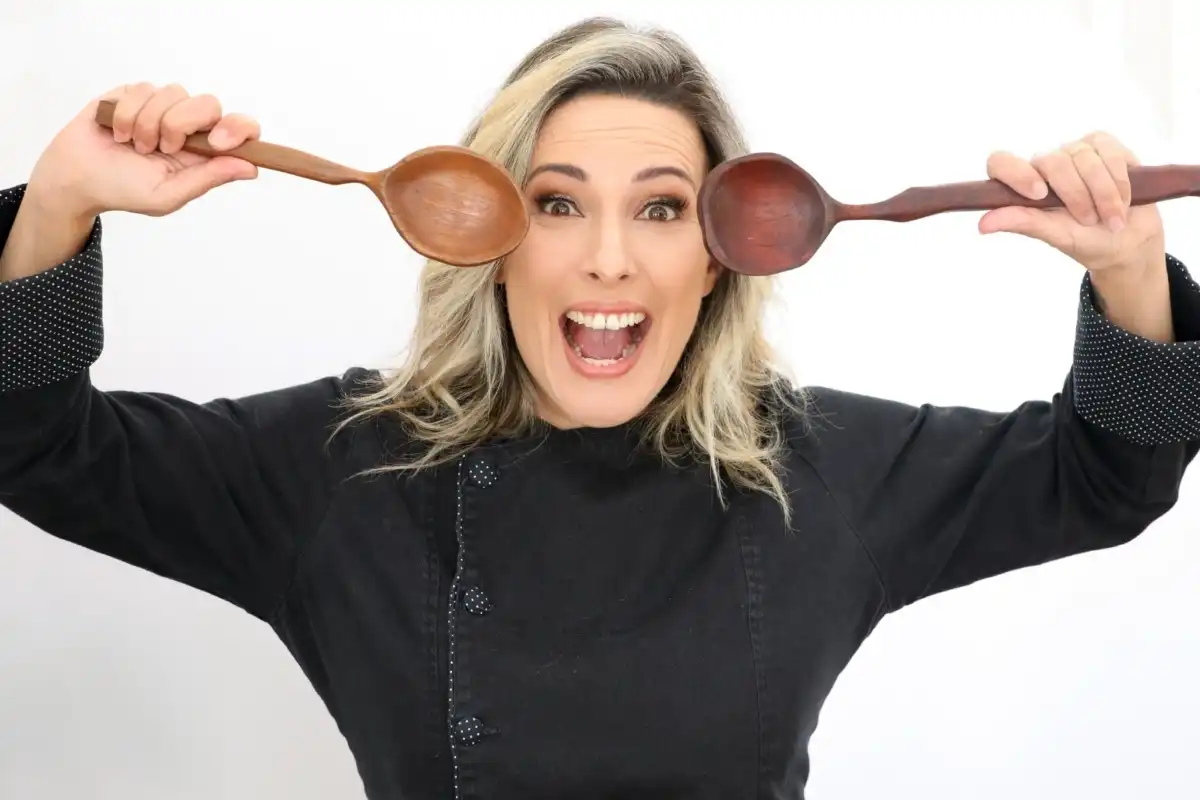 DIA MUNDIAL DO CHOCOLATE: Aprenda como preparar a famosa Mousse de Chocolate da chef Anouk Migotto