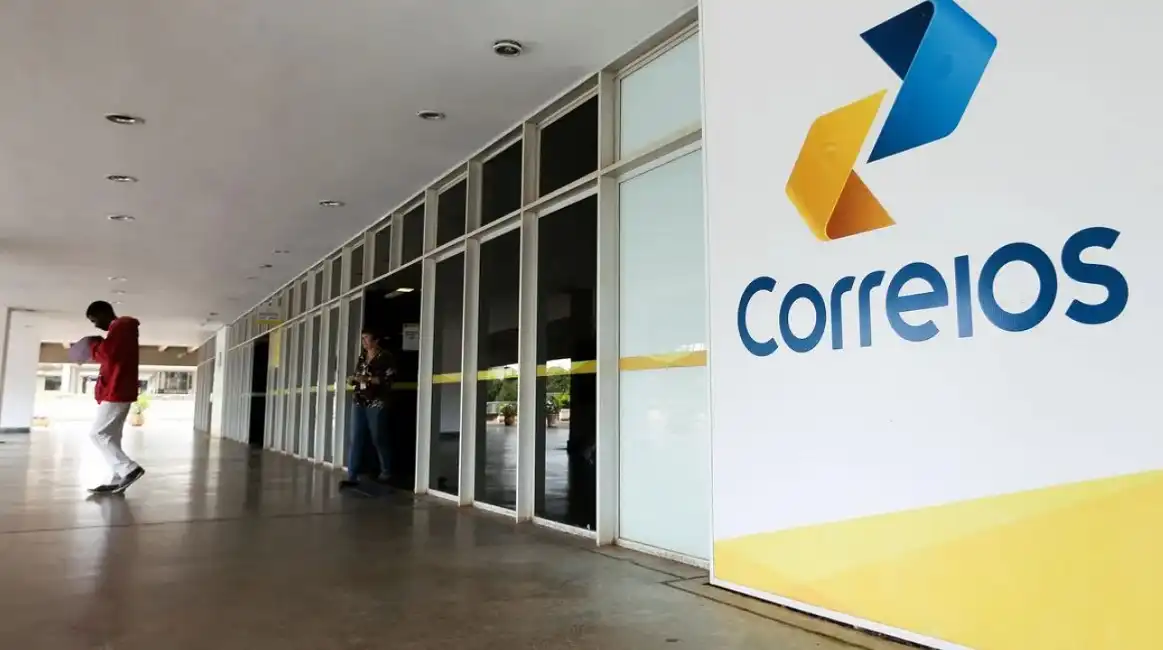 Trabalhadores dos Correios estão em greve no Vale