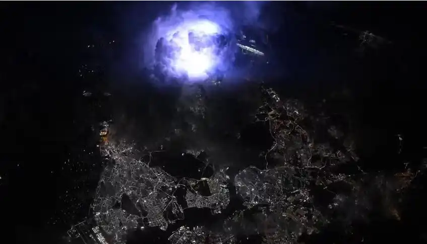 Astronautas flagram tempestade de raios do espaço; fenômeno aconteceu em Singapura