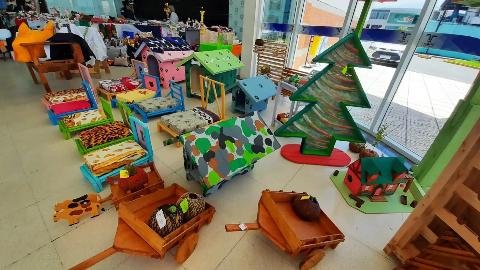 <strong>Reciclando Vidas: Taubaté Shopping recebe feira com produtos artesanais feitos por reeducandos de penitenciárias da região</strong>
