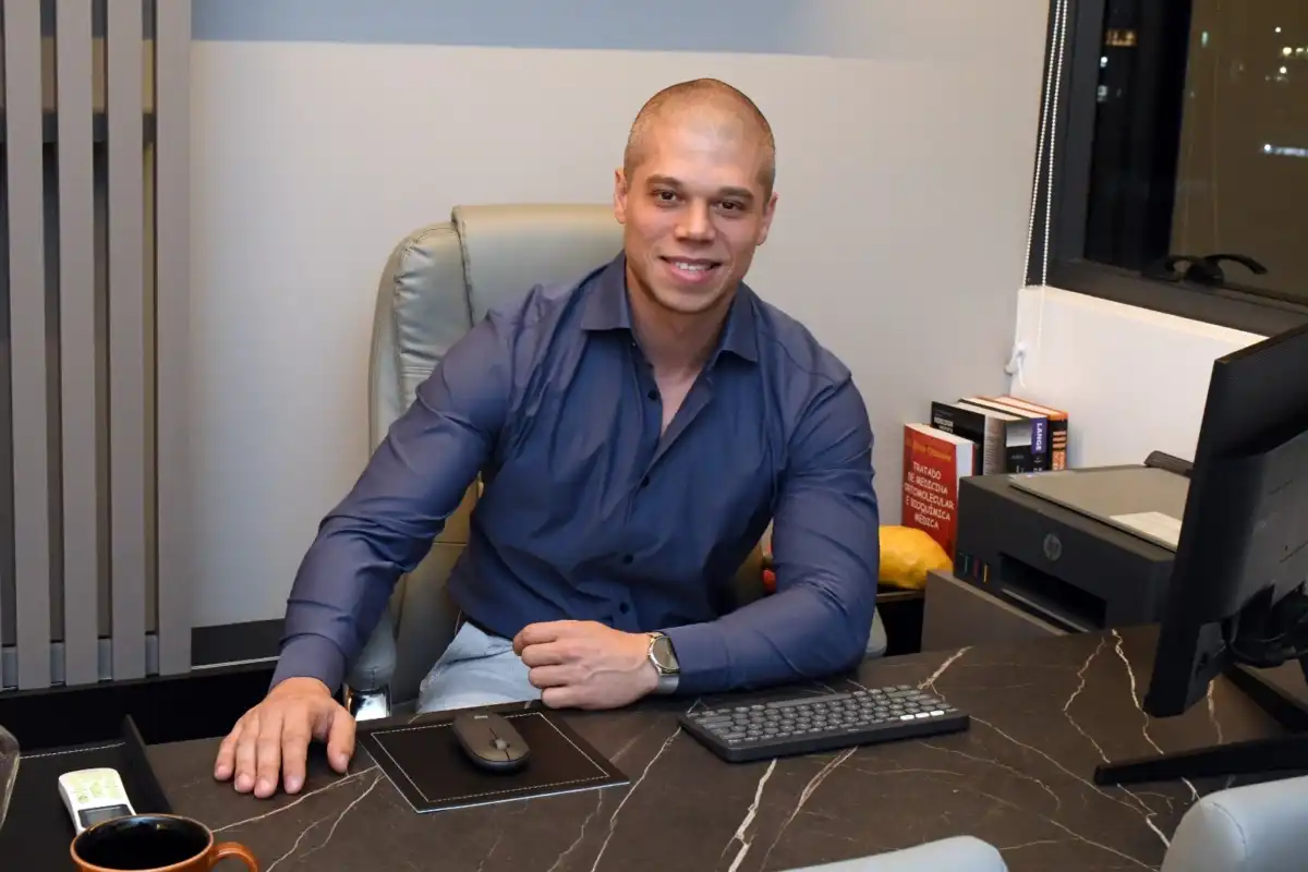 Dr. Rafael Coutinho inaugura Clínica da Saúde