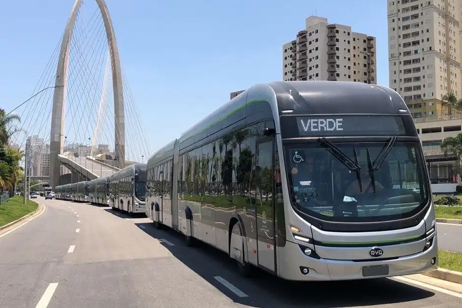 VLPs em São José iniciam novas rotas em horário de pico