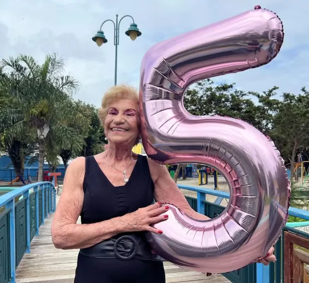 Influenciadora Cora morre aos 82 anos em São José; famosos da internet lamentam a perda