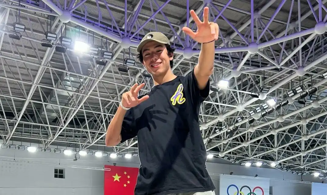 Augusto Akio, o Japinha, conquista medalha de bronze no skate park