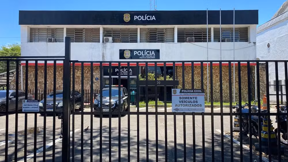Homem é preso após jogar diesel na companheira e ameaçar atear fogo em São José dos Campos