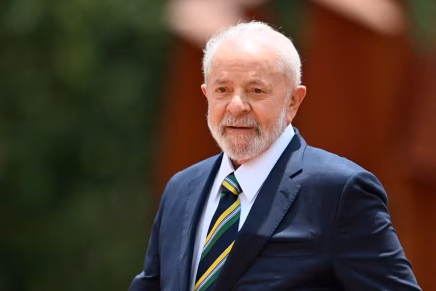 Presidente Lula participa da cerimônia de assinatura de ordens de serviço para obras de prevenção às enchentes, em Araraquara (SP)