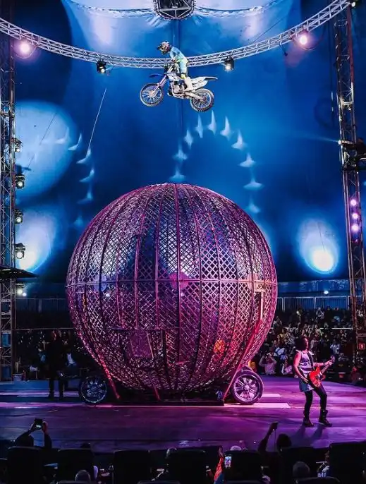 Cirque Amar chegará em São José com show de freestyle motocross