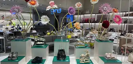 Vitrines do CenterVale Shopping estão prontas para a Primavera