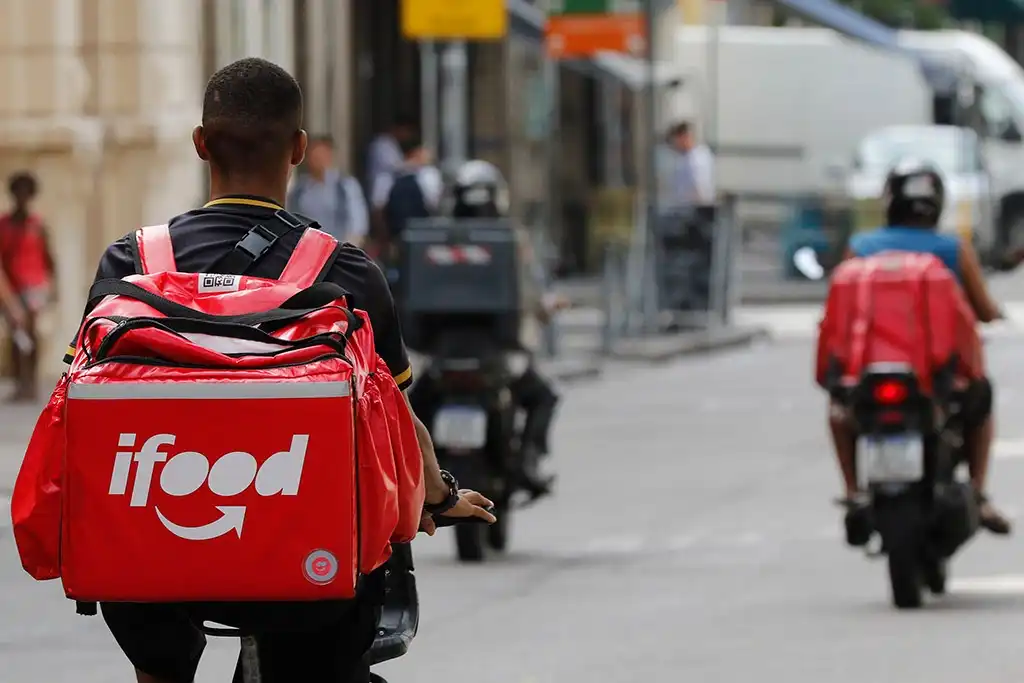 Novembro Azul: Entregadores do iFood podem fazer exames preventivos de câncer de próstata gratuitamente