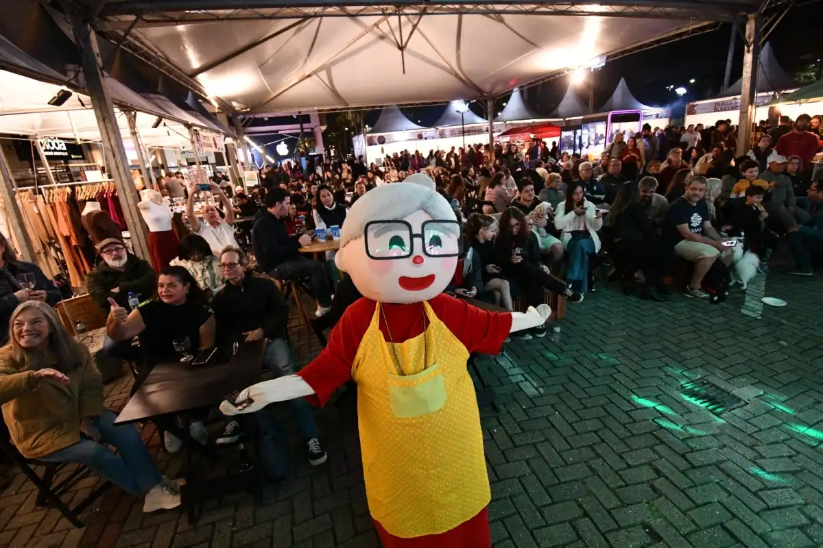 Sanja Jazz encanta joseenses no Jardim Aquárius