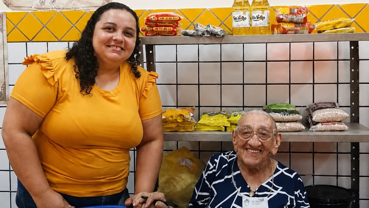 Aos 91 anos, idosa retoma os estudos após 76 anos e se prepara para a formatura