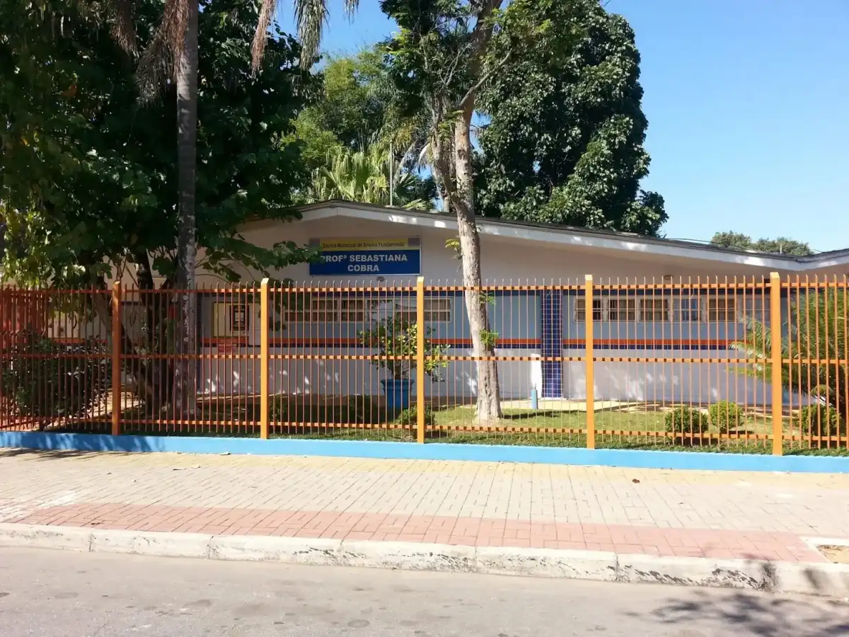 Mãe diz que filho com TDAH foi preso com fita crepe em escola de São José