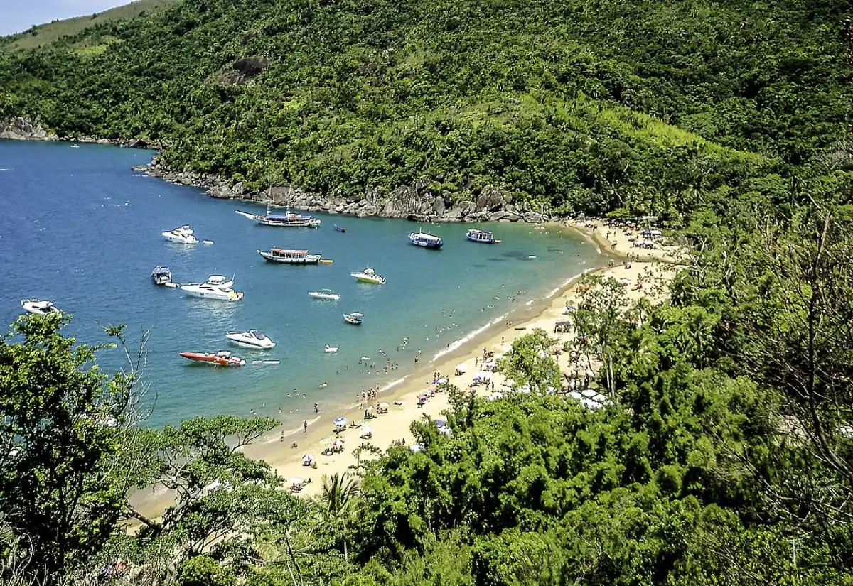 Ilhabela publica decreto para cortar gastos e reduzir despesas em 30%