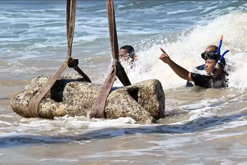 Egito revela cidade submersa com mais de 2 mil anos na costa de Alexandria