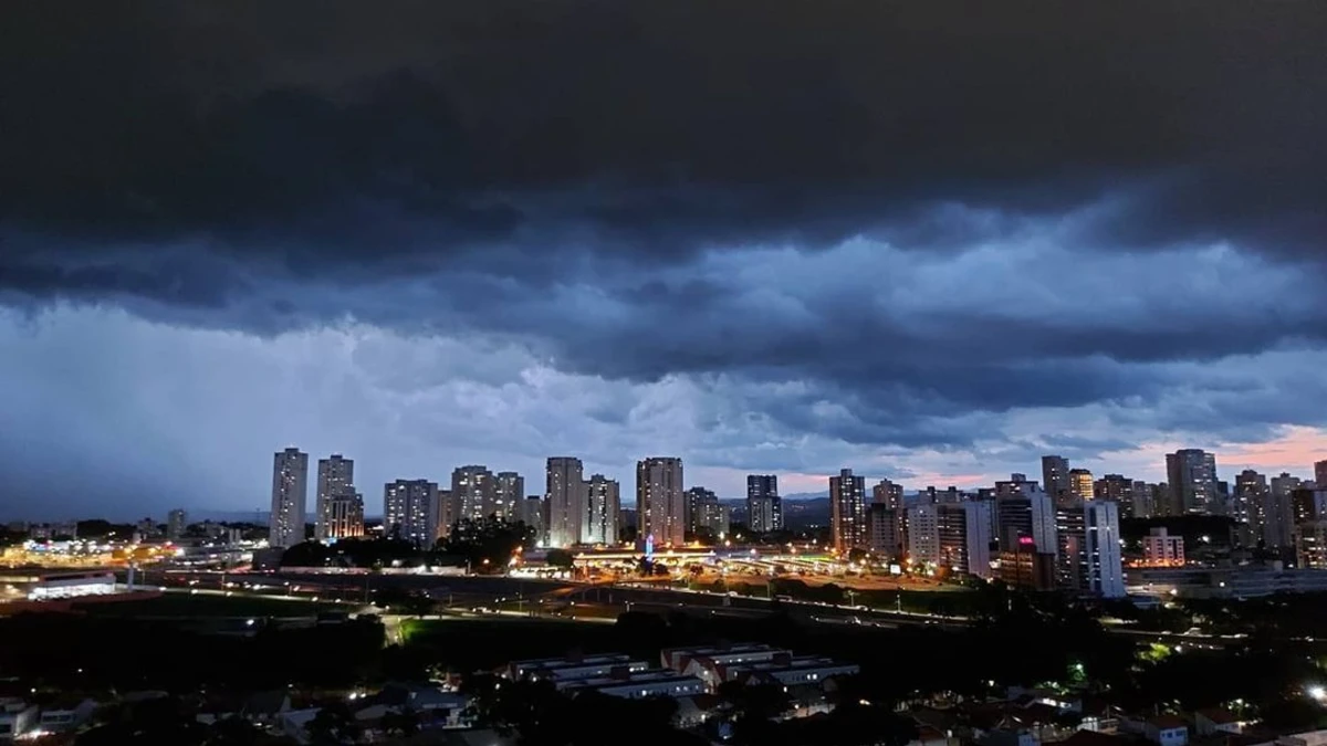 Inmet emite alerta de tempestade e ventos de até 100 km/h no Vale e Litoral Norte