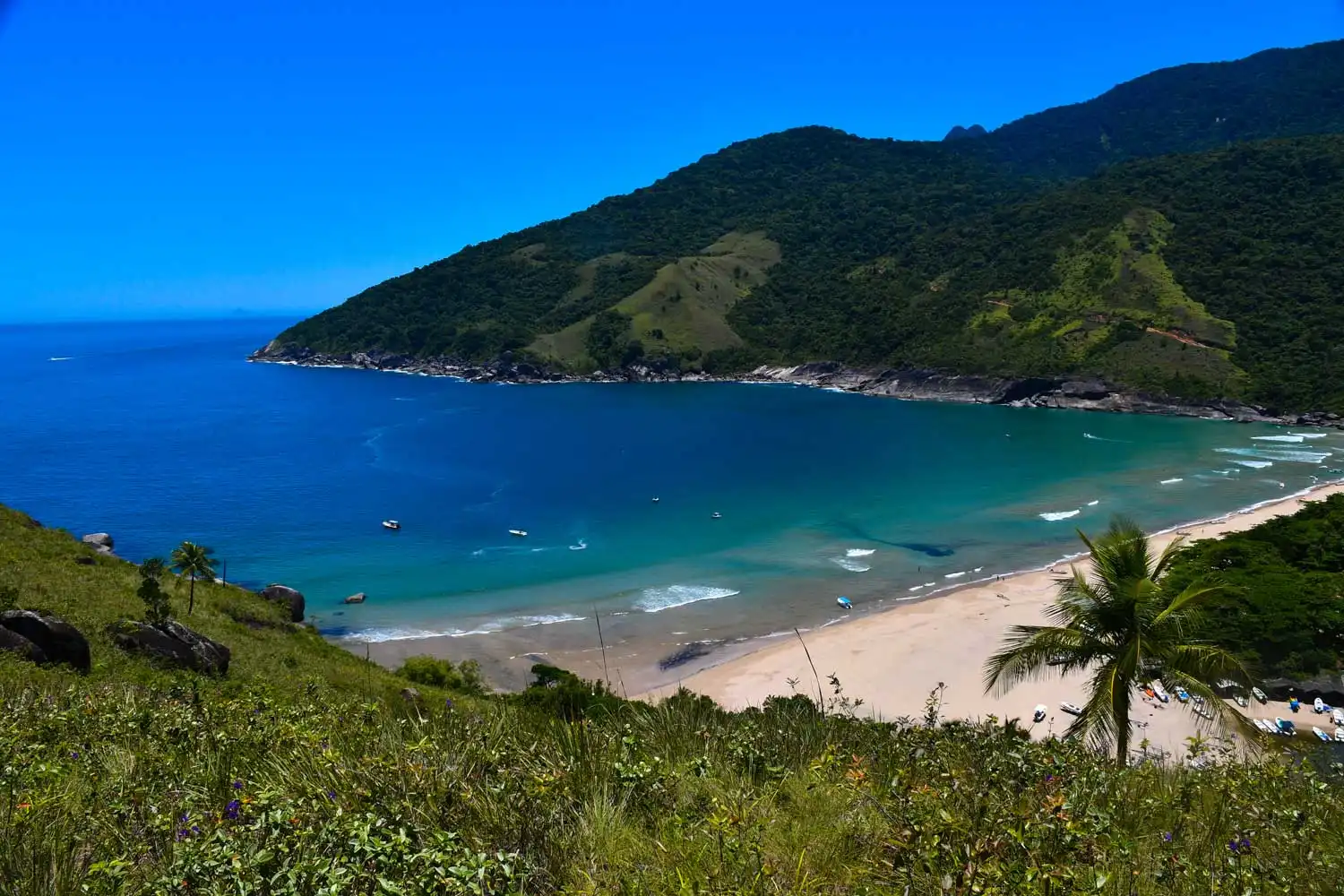 Trilha, praia ou shows: saiba o que fazer em Ilhabela no verão
